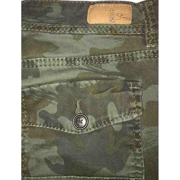 Supplies Women’s Green Capris Pants Camo Gorpcore Cabincore Cosplay Size 8 Boho - Picture 10 of 13